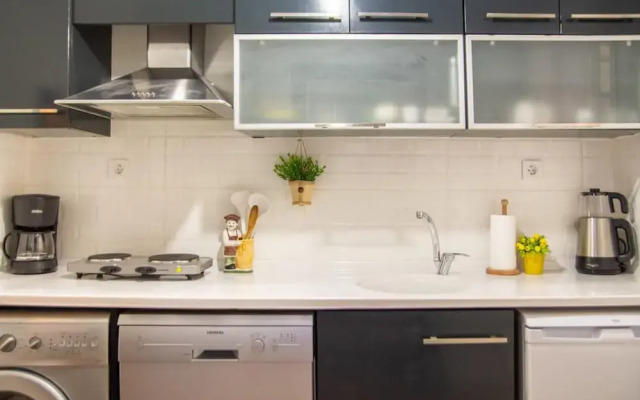 Central Flat With Balcony in Karsiyaka