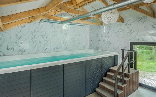 Large fully renovated farmhouse with indoor Swim spa and Sauna