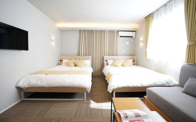 Koti Sopo Universal Bay 1 by Liaison