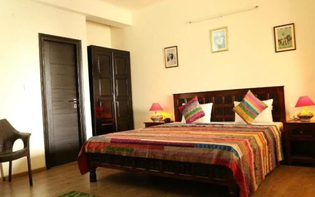 Saket Inn