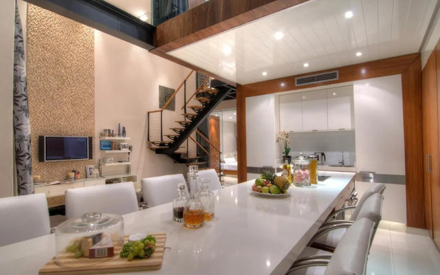 Quayside Waterfront Apartment