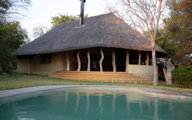 Tomo Safari Lodge