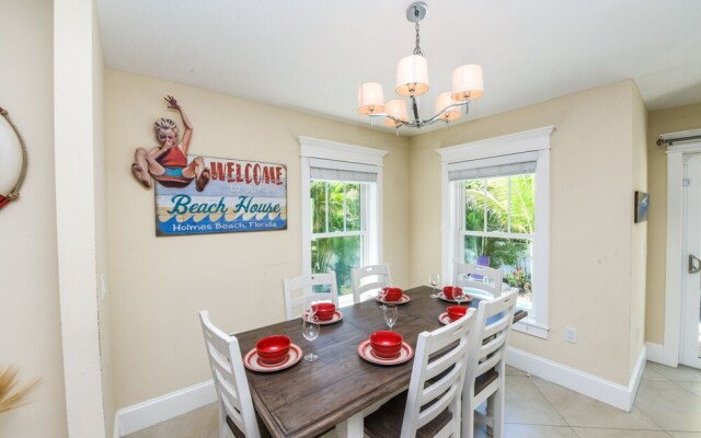 Sea Breeze by AMI Locals