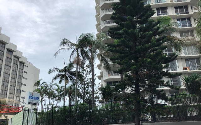 Moorings On Cavill