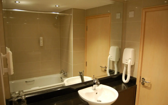 Academy Plaza Hotel