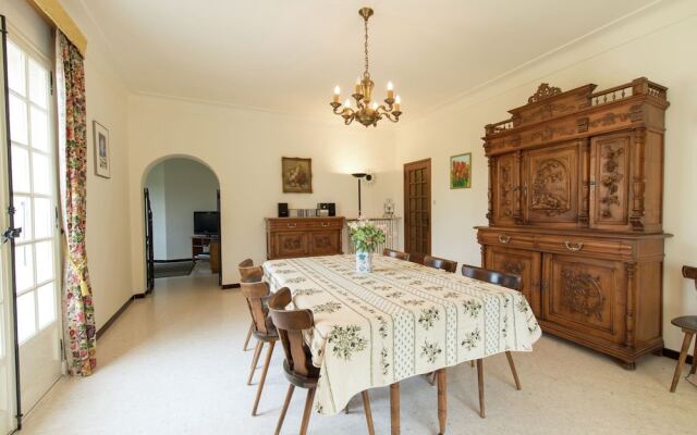 Beautiful Villa in Nyons with Swimming Pool