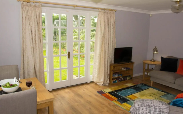 Shaftesbury Modern Annexe