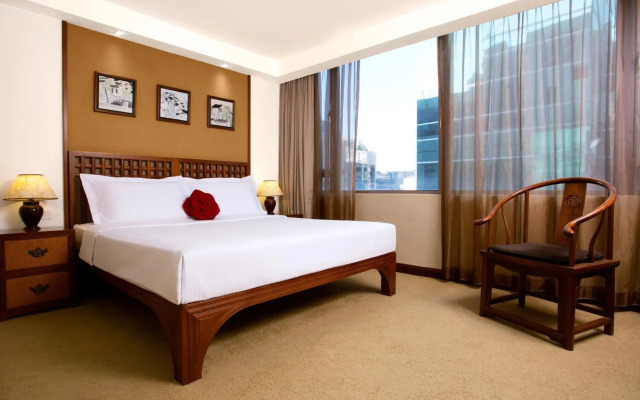 Butterfly on Wellington, Central