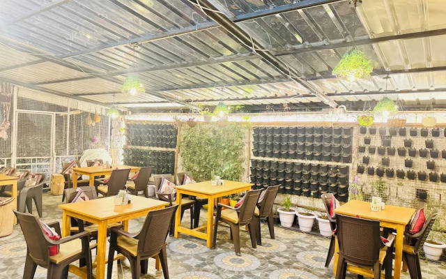 Paradise Inn by HBR