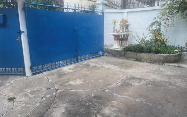 Home rama4 near bts thong lor