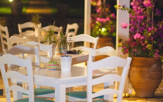 Kyparissia Blue Luxury Rooms & Suites