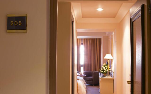 Hotel Nassim