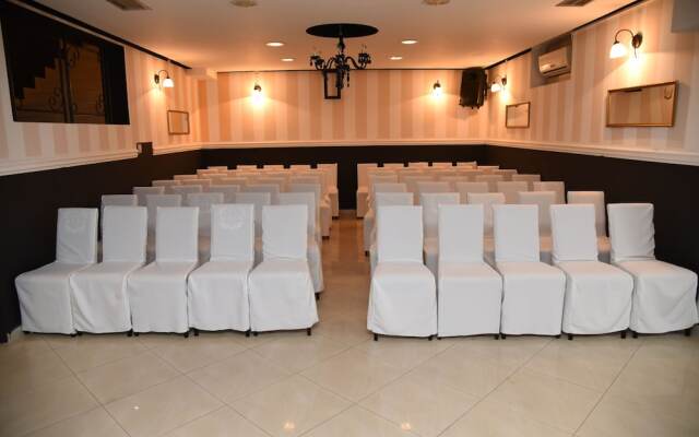 Dash Hotel