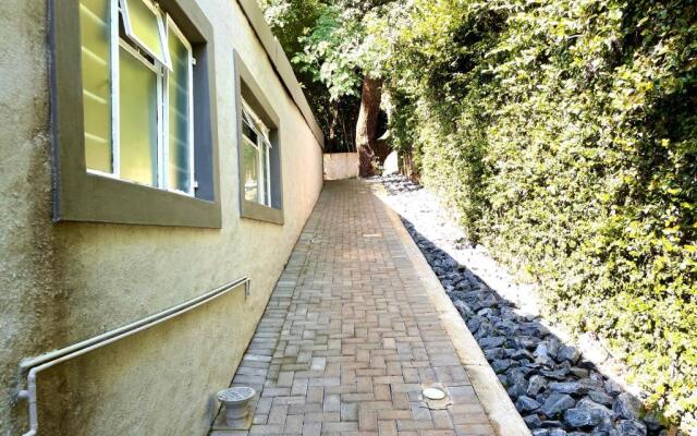 Monument Park Mansion - now on Solar power