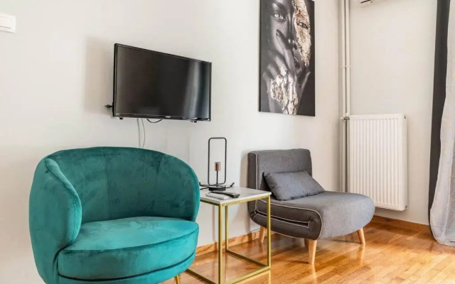 New Huge 5bdr/2bath Apt(+Netflix)/1min Toacropolis