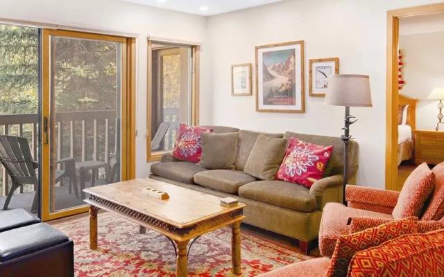 Townsend Place A205 2 Bedroom Condo by Redawning