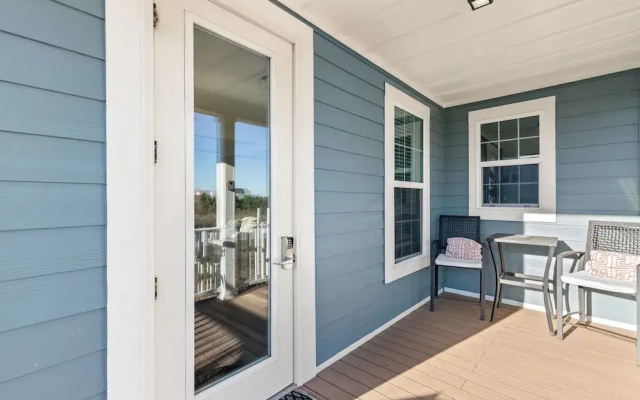 Beach House - C Shucker by PHG