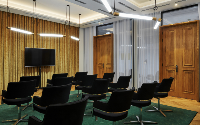Roomers Munich, Autograph Collection