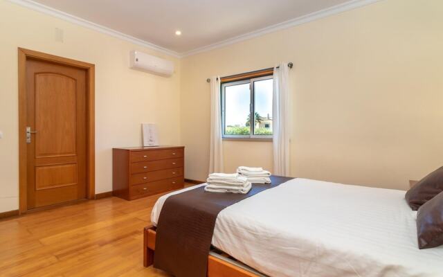 Luxury Villa in Albufeira With Heated Private Pool