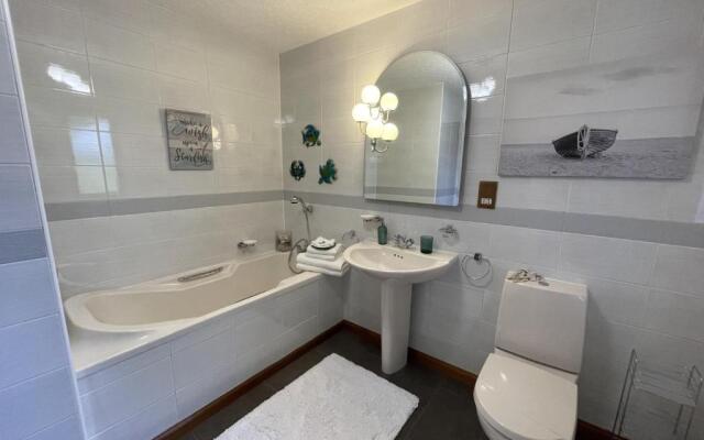 Relax at the Blue Spa House in the Highlands