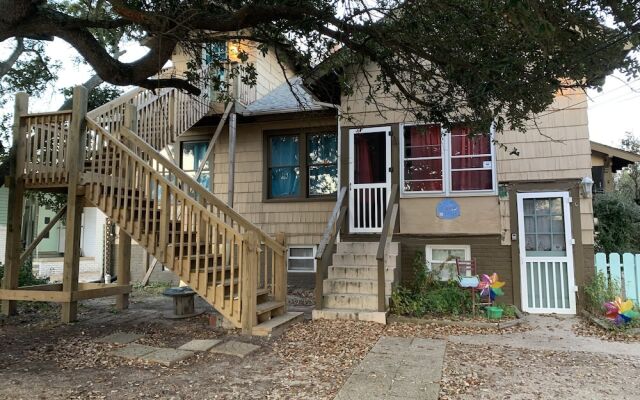 Rustic Rooftop Delight - Bay Front 2 Bedroom Apts by RedAwning