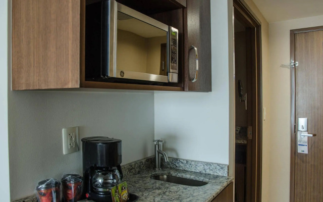 Holiday Inn Express & Suites Celaya by IHG