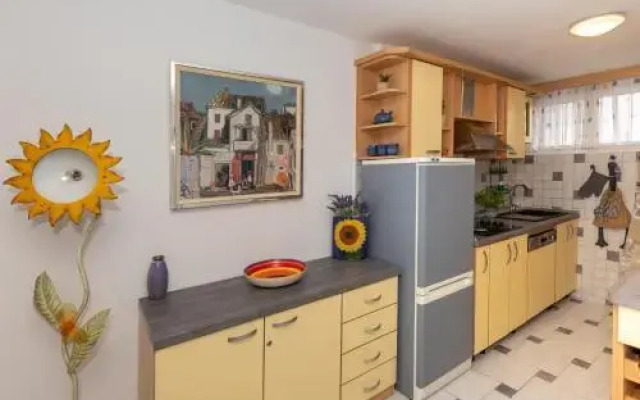 Bright & Airy / 1BR Getaway close to All You Need