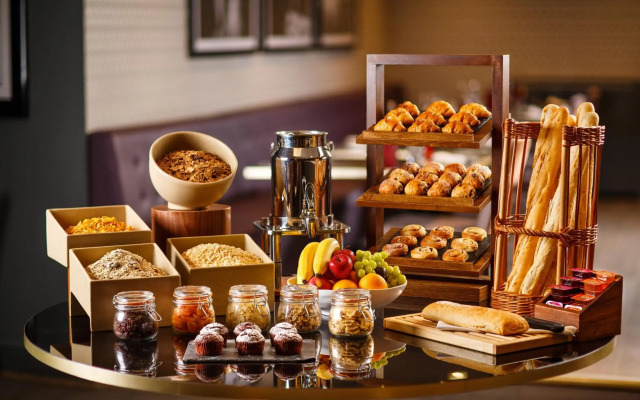 Mercure York Fairfield Manor Hotel