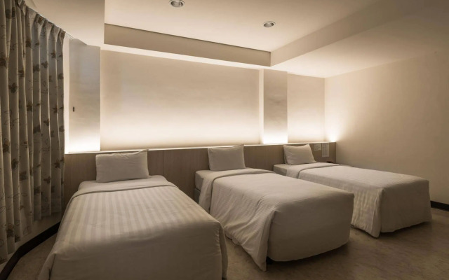 Lotus Yuan Business Hotel