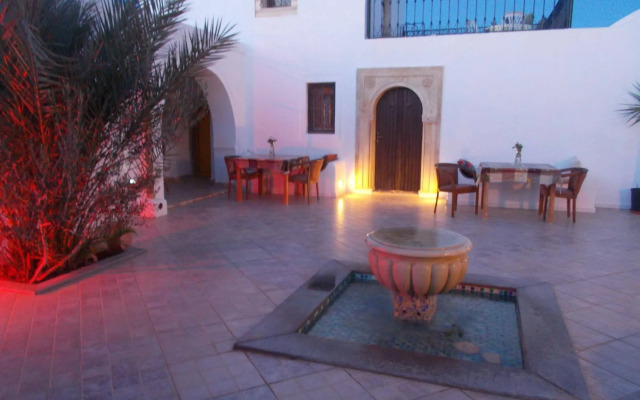 Maison Leila