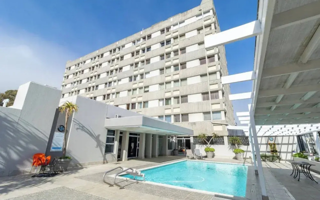 1 Bedroom Apartment, Seapoint, Cape Town
