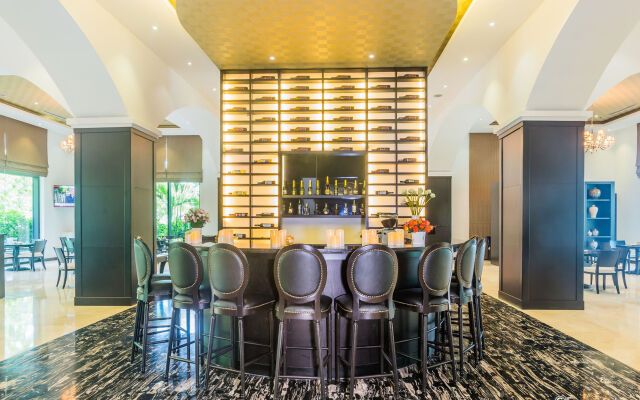 Elegant Suites Westlake