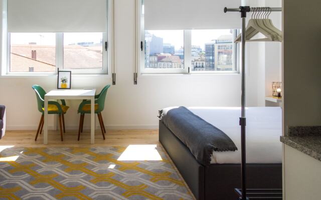 Liiiving in Porto Boavista Delight Studio