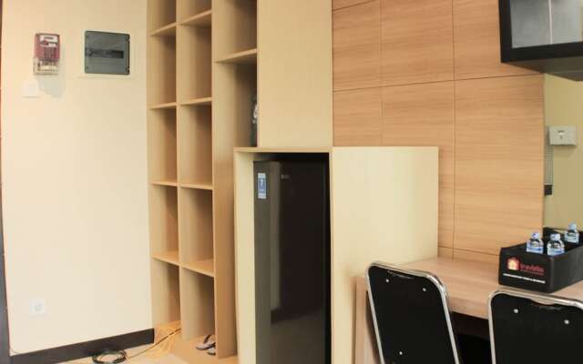 Comfort 1Br At Sky Terrace Apartment