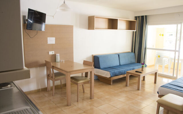 Mariner Club Apartments