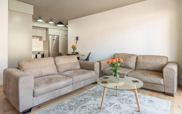 Stylish 2 Bedroom Luxury Apartment In Gardens