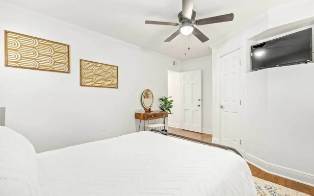 Pet-friendly Mobile Condo ~ 4 Mi to Downtown!