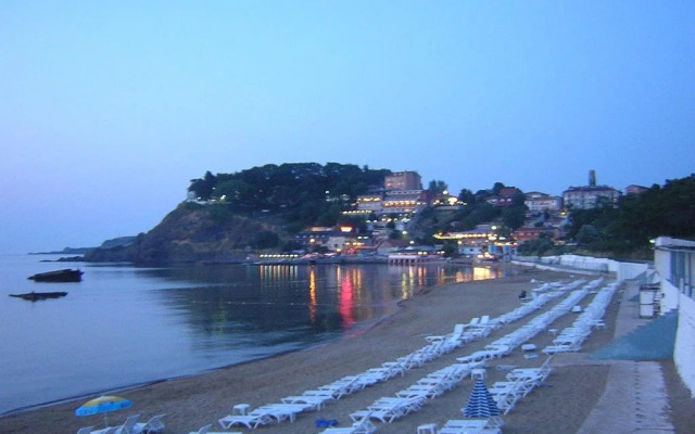 Yuva Hotel