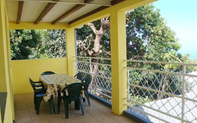 House With 2 Bedrooms in Saint Paul, With Wonderful sea View, Enclosed