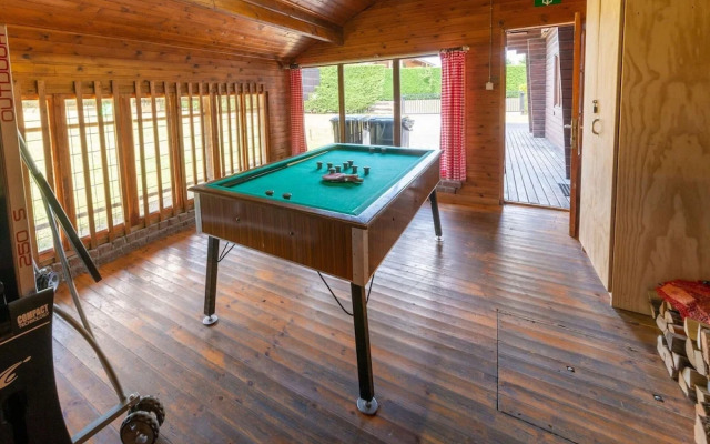 Majestic Chalet in Durbuy 200 Meters From the Golf