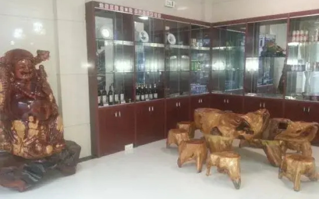 Jinqiao Business Hotel