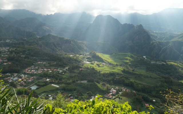 Meublé de tourisme " Le Jasmin Étoilé"- Hell-Bourg - SALAZIE