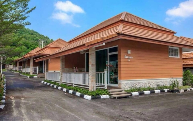 Baan Dara Resort