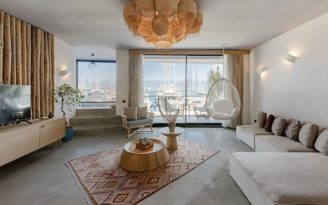 Harbour Suites