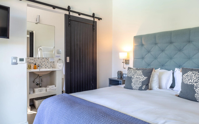 Whale Rock Luxury Lodge