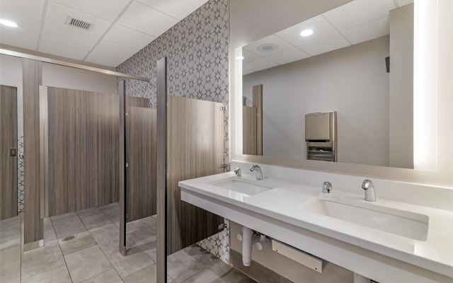 Best Western Royal Plaza Hotel & Trade Center