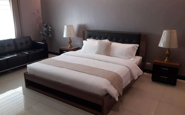 Ybc Grand Hotel