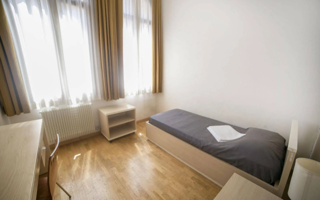 Sunny Terrace Hostel