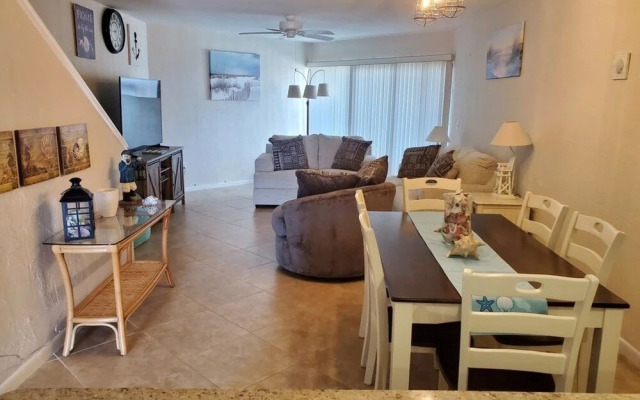 Island House G234 2 Bedroom Condo by Redawning