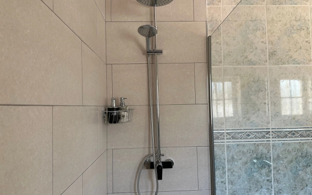 BnB Homes Luxurious Villa With 5 Bedrooms Pool